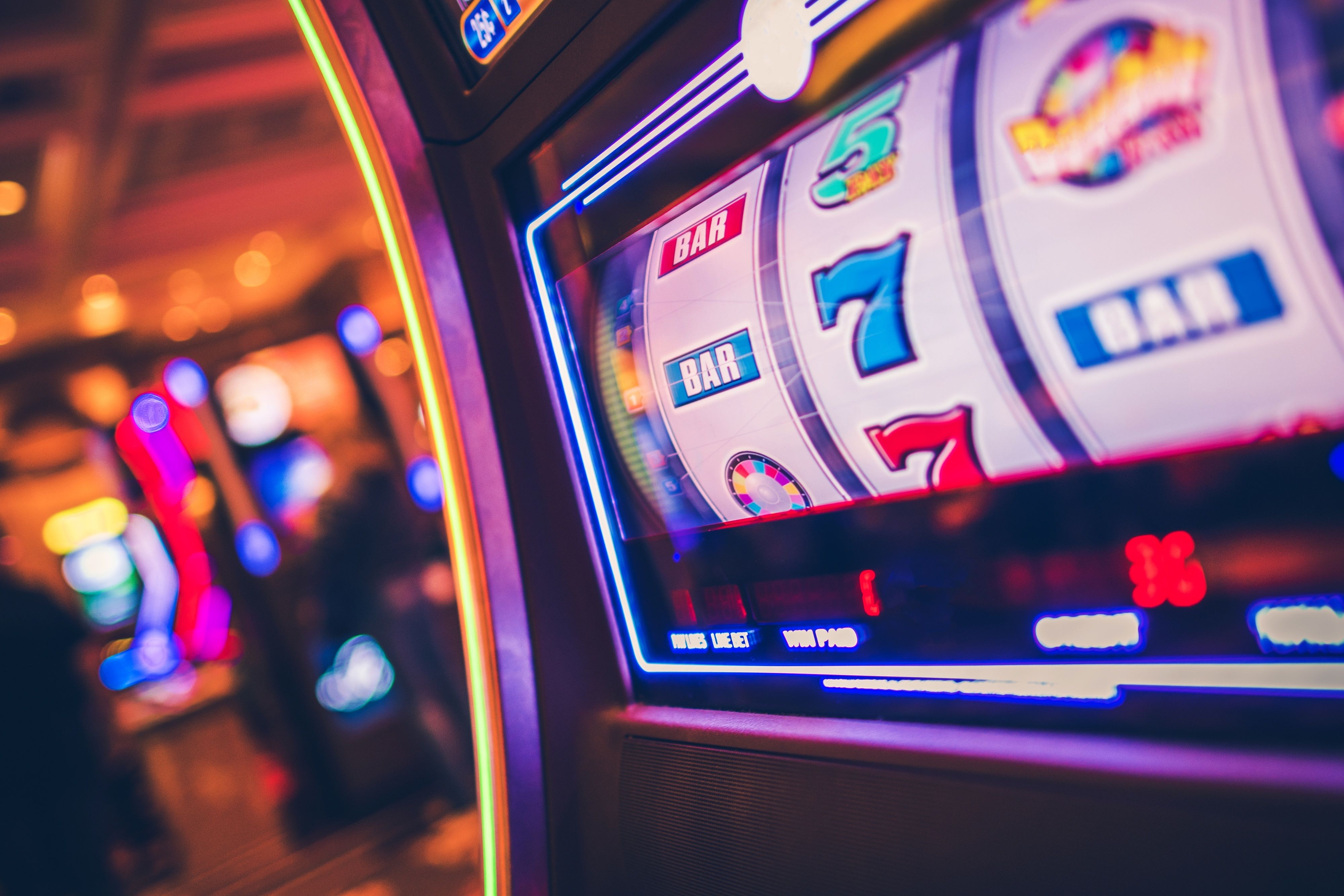 Weekly cashback returns a portion of losses to active players Weekly cashback mechanics on key toto