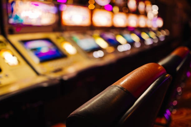 Weekly cashback returns a portion of losses to active players Weekly cashback mechanics on key toto